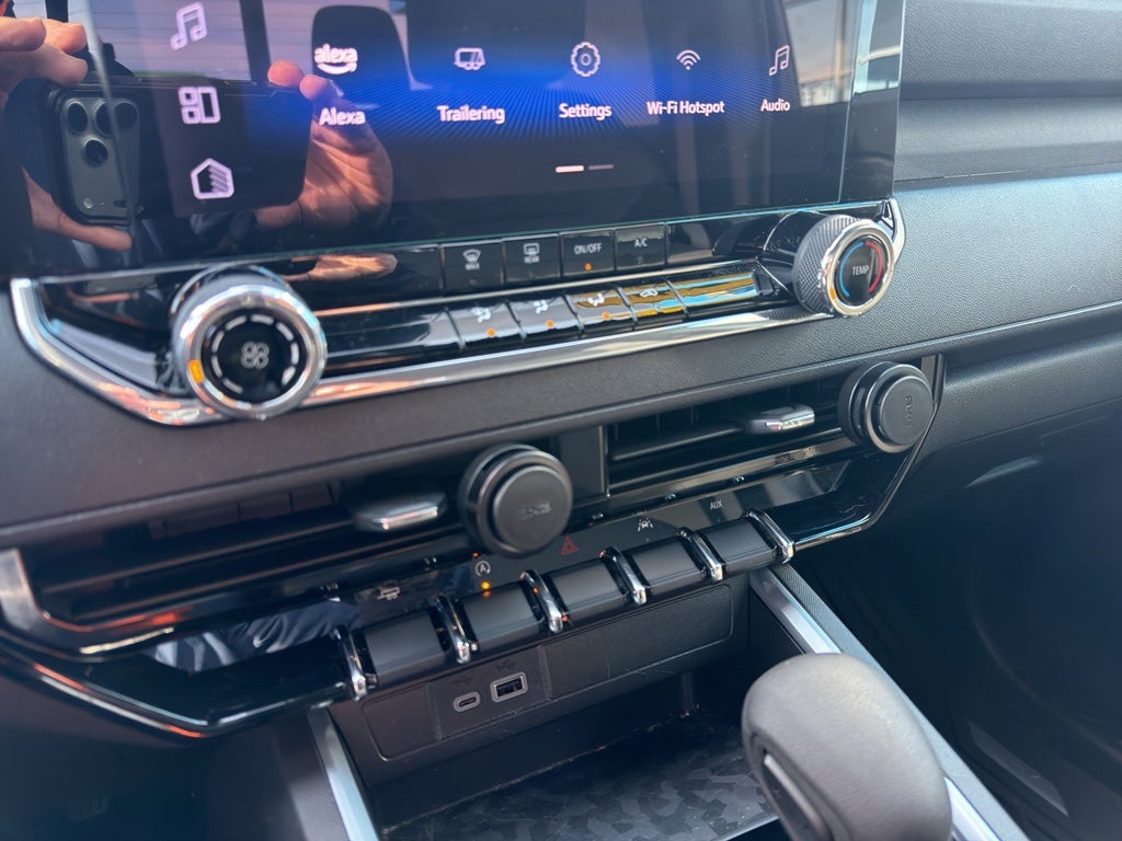 2024 Chevrolet Colorado WT