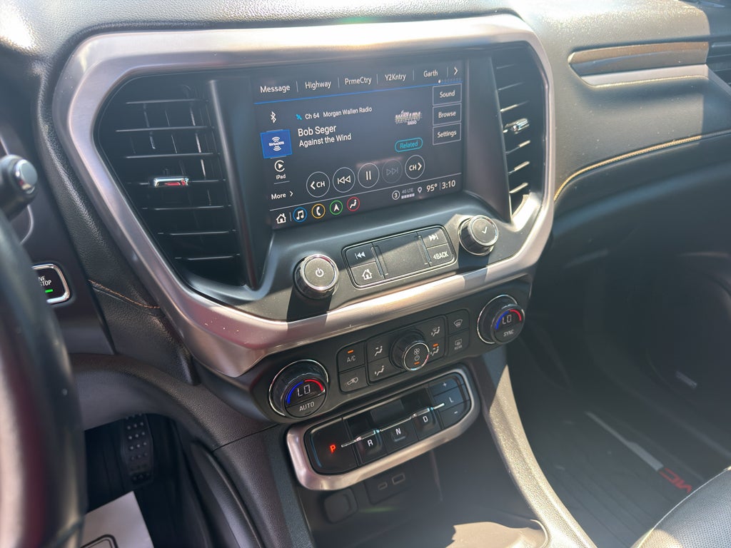 2022 GMC Acadia AT4