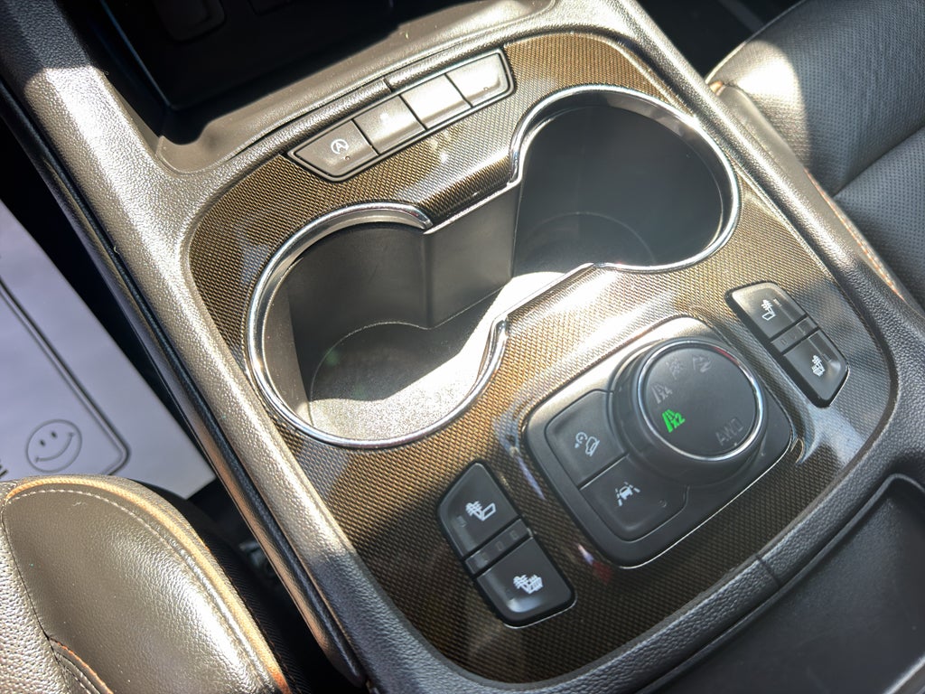 2022 GMC Acadia AT4