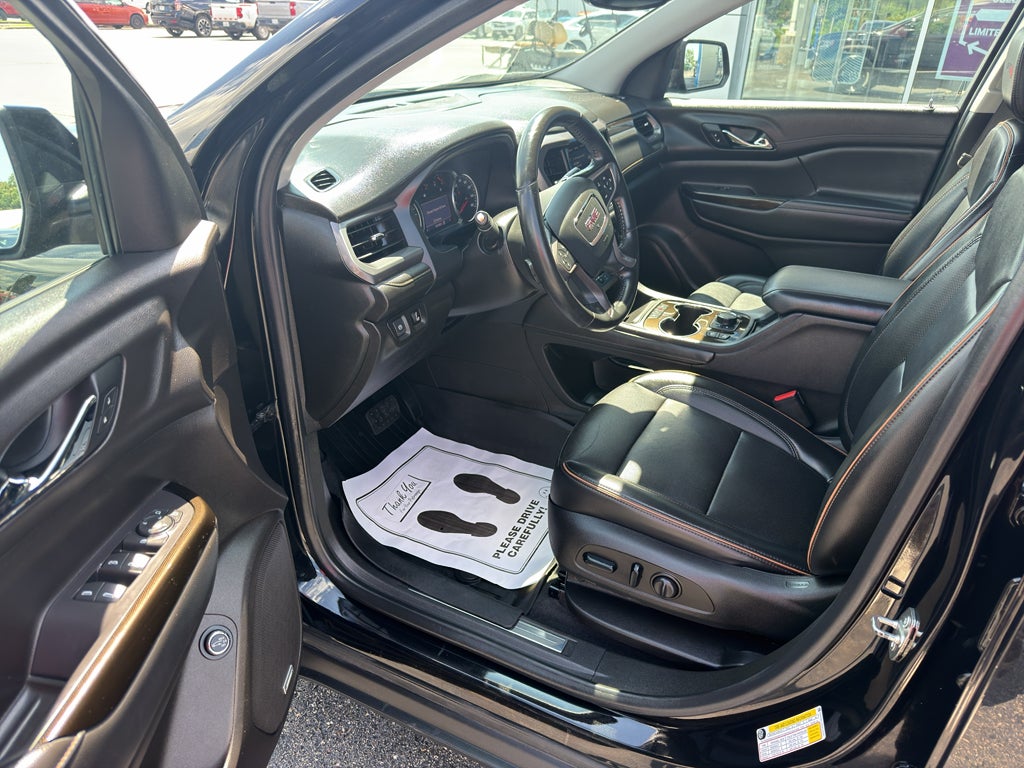 2022 GMC Acadia AT4