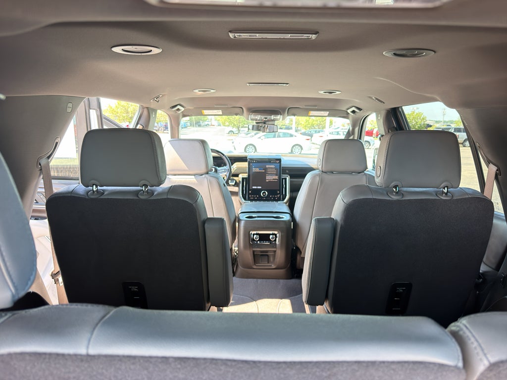 2025 GMC Yukon Elevation