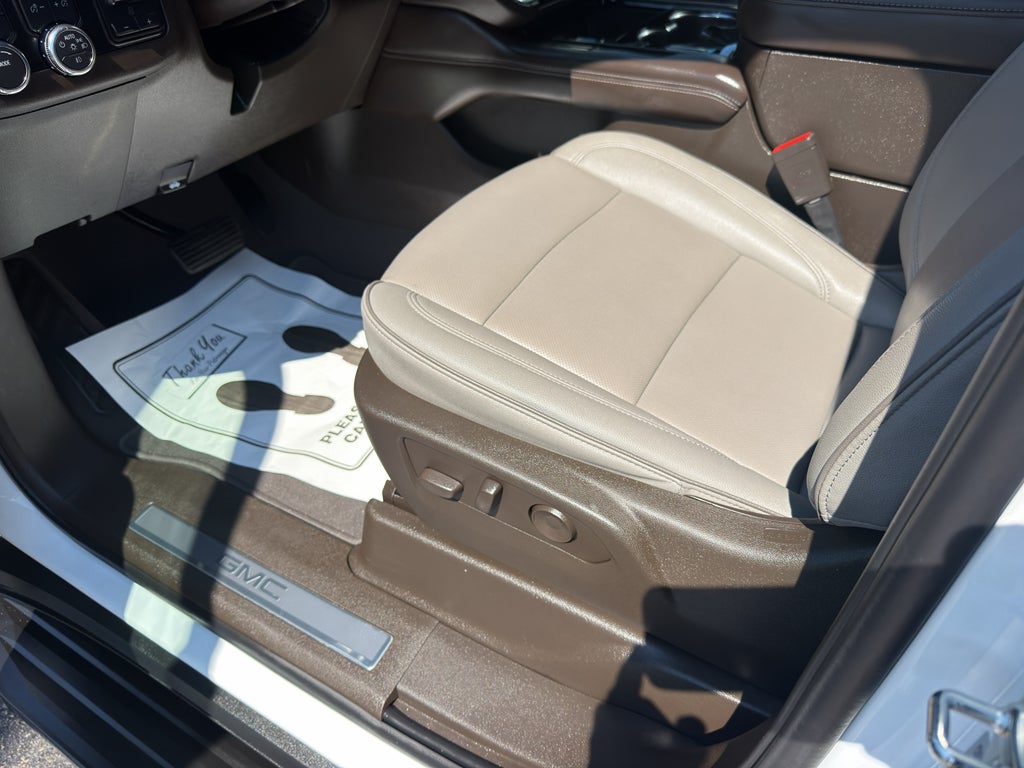 2025 GMC Yukon Elevation