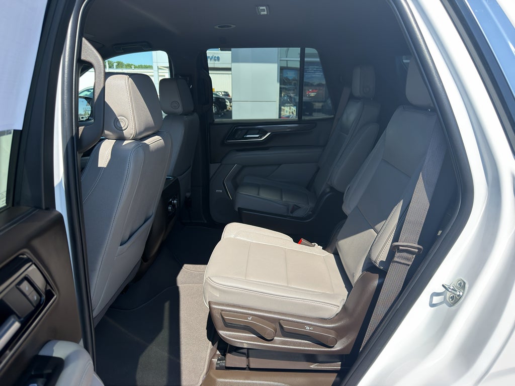 2025 GMC Yukon Elevation