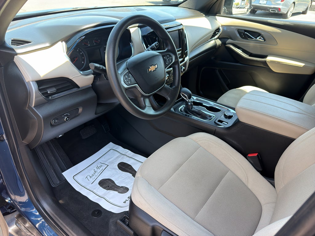 2023 Chevrolet Traverse LS