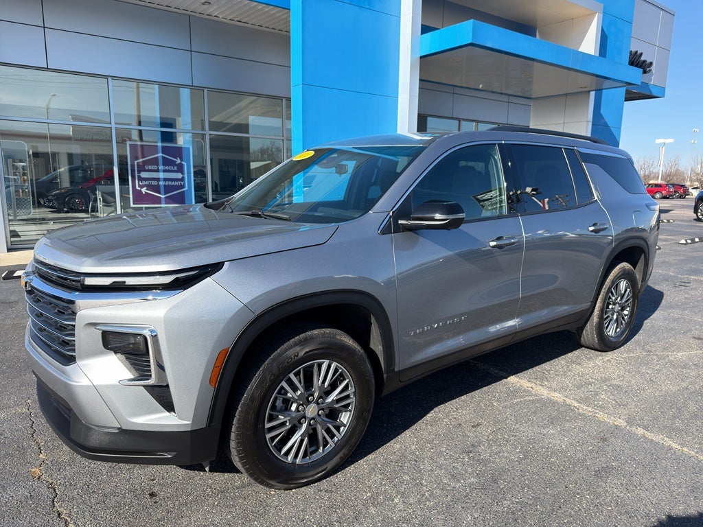 2024 Chevrolet Traverse LT