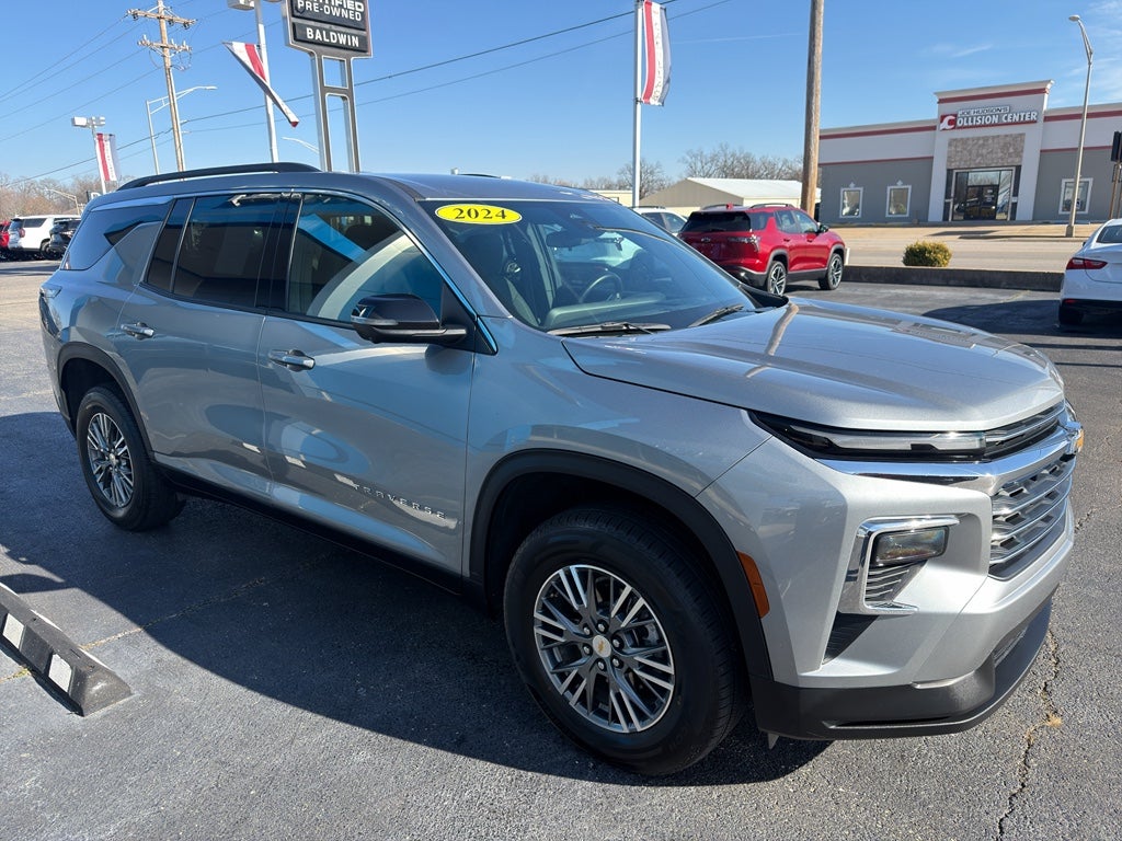 2024 Chevrolet Traverse LT