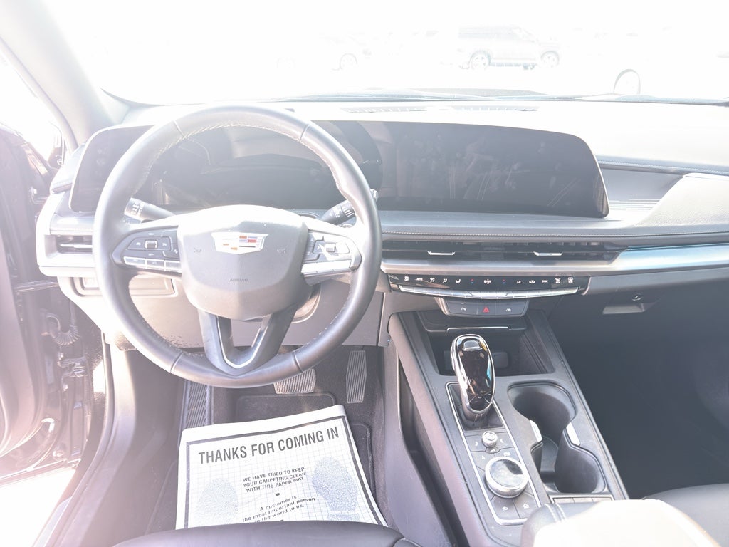 2025 Cadillac XT4 Premium Luxury