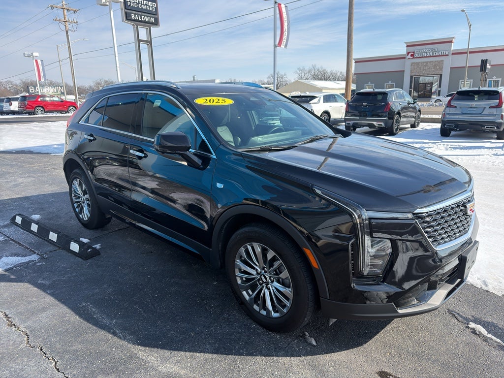 2025 Cadillac XT4 Premium Luxury