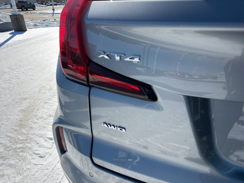 2025 Cadillac XT4 Premium Luxury