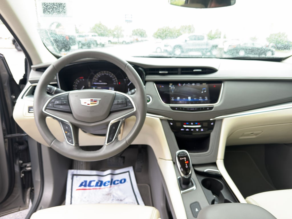 2018 Cadillac XT5 Luxury FWD