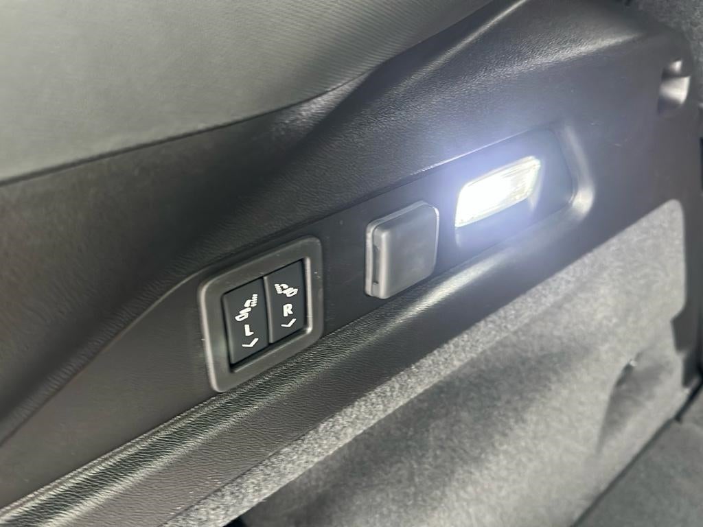 2025 Cadillac LYRIQ Luxury 2