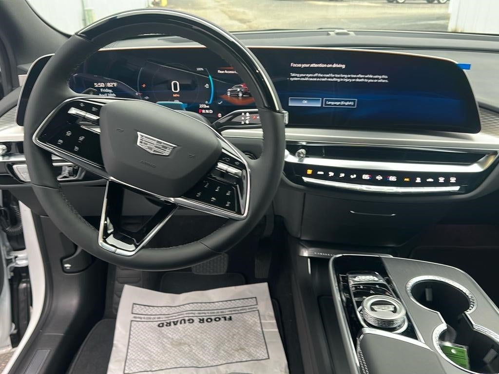 2025 Cadillac LYRIQ Luxury 2