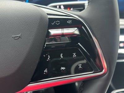 2025 Cadillac LYRIQ Luxury 2