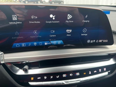 2025 Cadillac LYRIQ Luxury 2