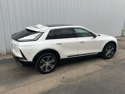2025 Cadillac LYRIQ Luxury 2