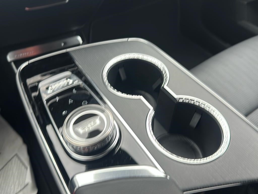 2025 Cadillac LYRIQ Luxury 2