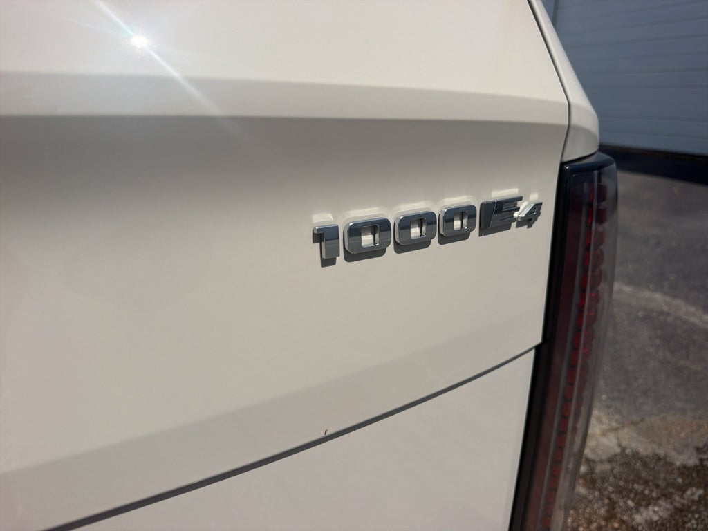 2026 Cadillac ESCALADE IQL Sport