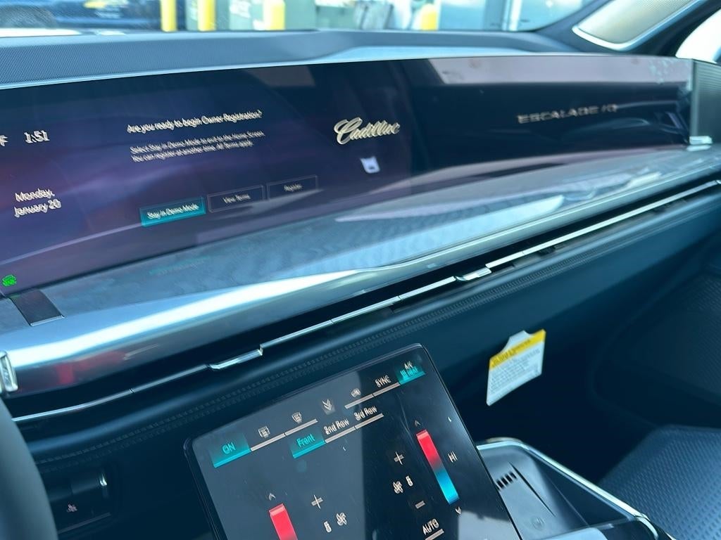 2025 Cadillac ESCALADE IQ Luxury 2