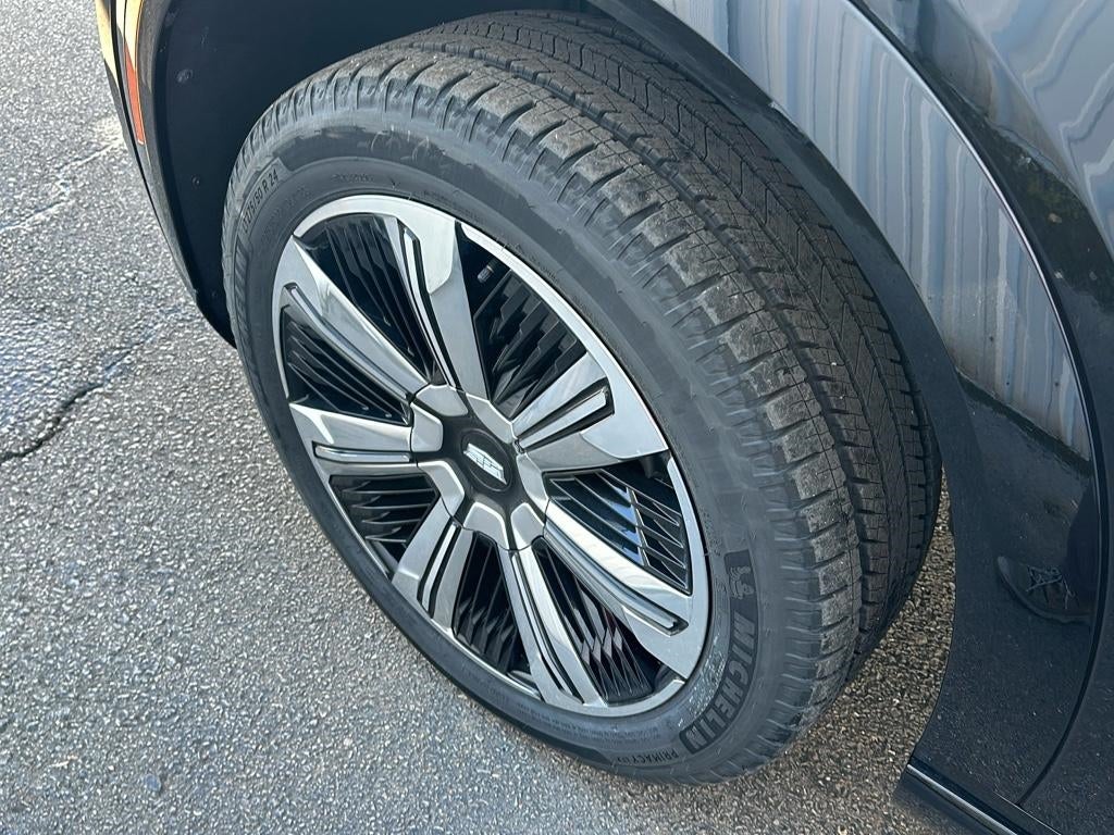 2025 Cadillac ESCALADE IQ Luxury 2