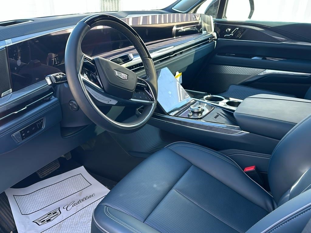 2025 Cadillac ESCALADE IQ Luxury 2