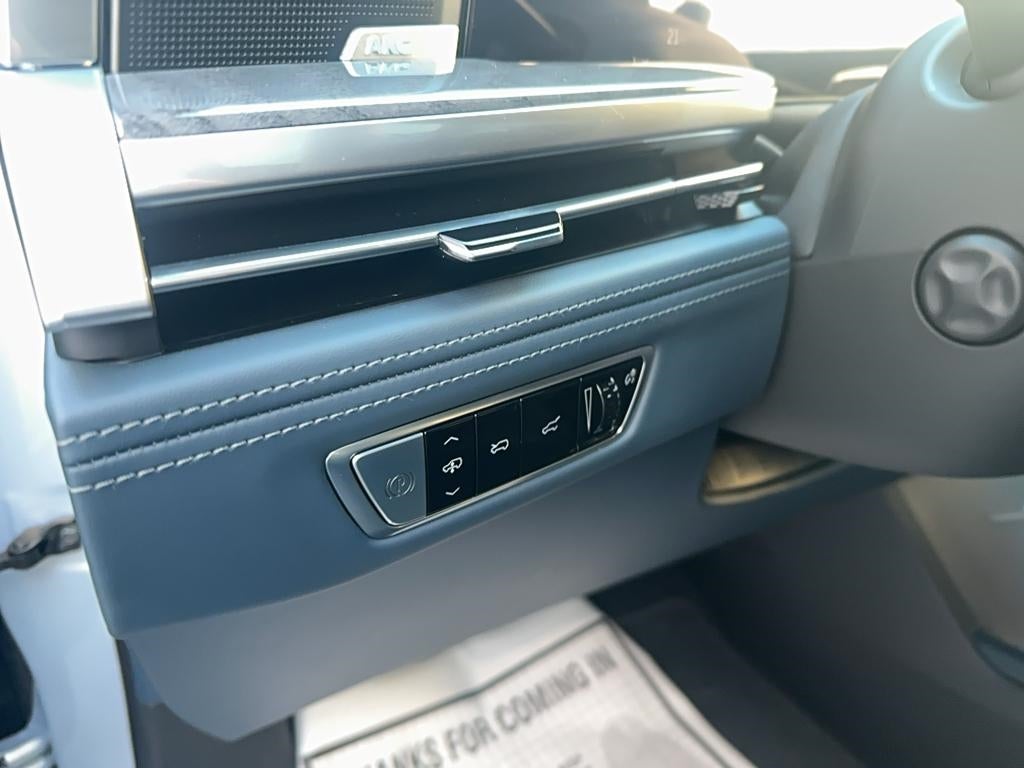 2025 Cadillac ESCALADE IQ Sport 2