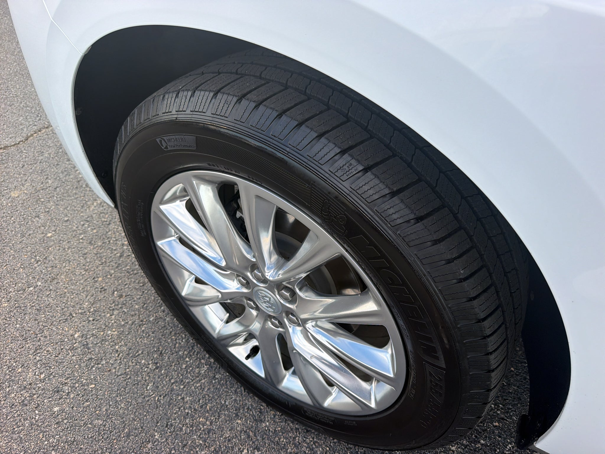 2021 Buick Enclave Essence