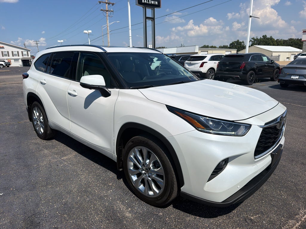2024 Toyota Highlander LE