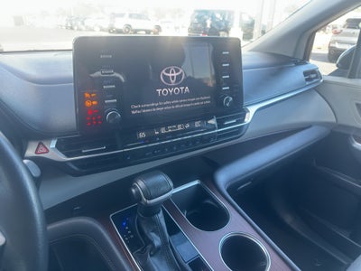 2024 Toyota Sienna XLE